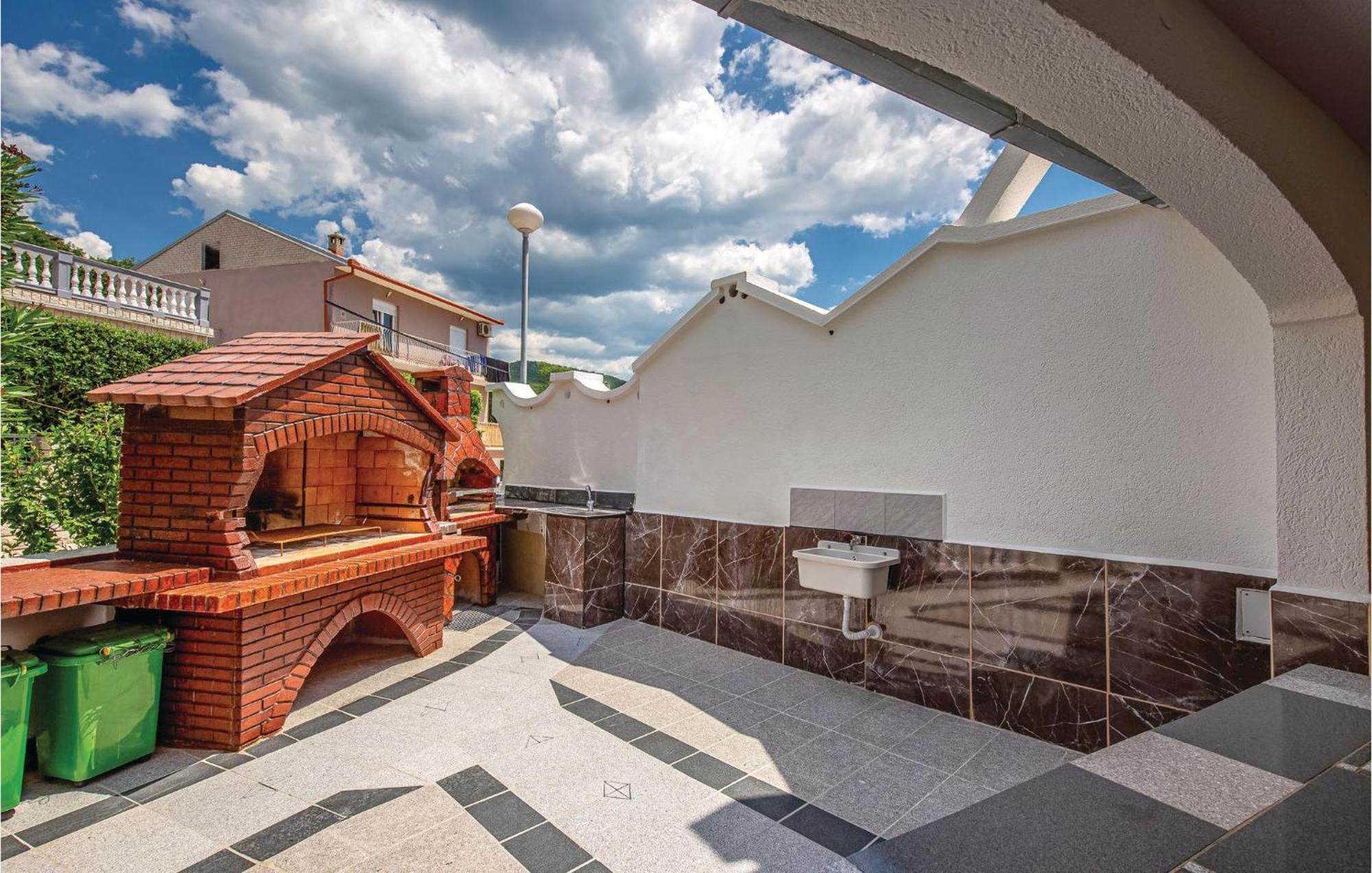 Stunning Apartment In Crikvenica With Wifi Exteriör bild
