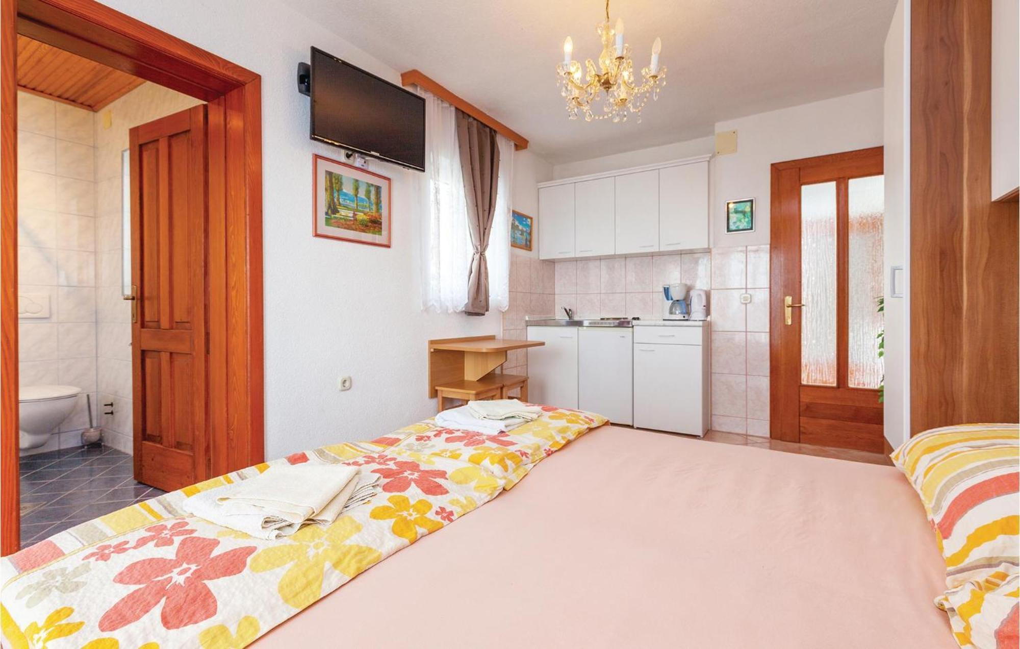 Stunning Apartment In Crikvenica With Wifi Exteriör bild