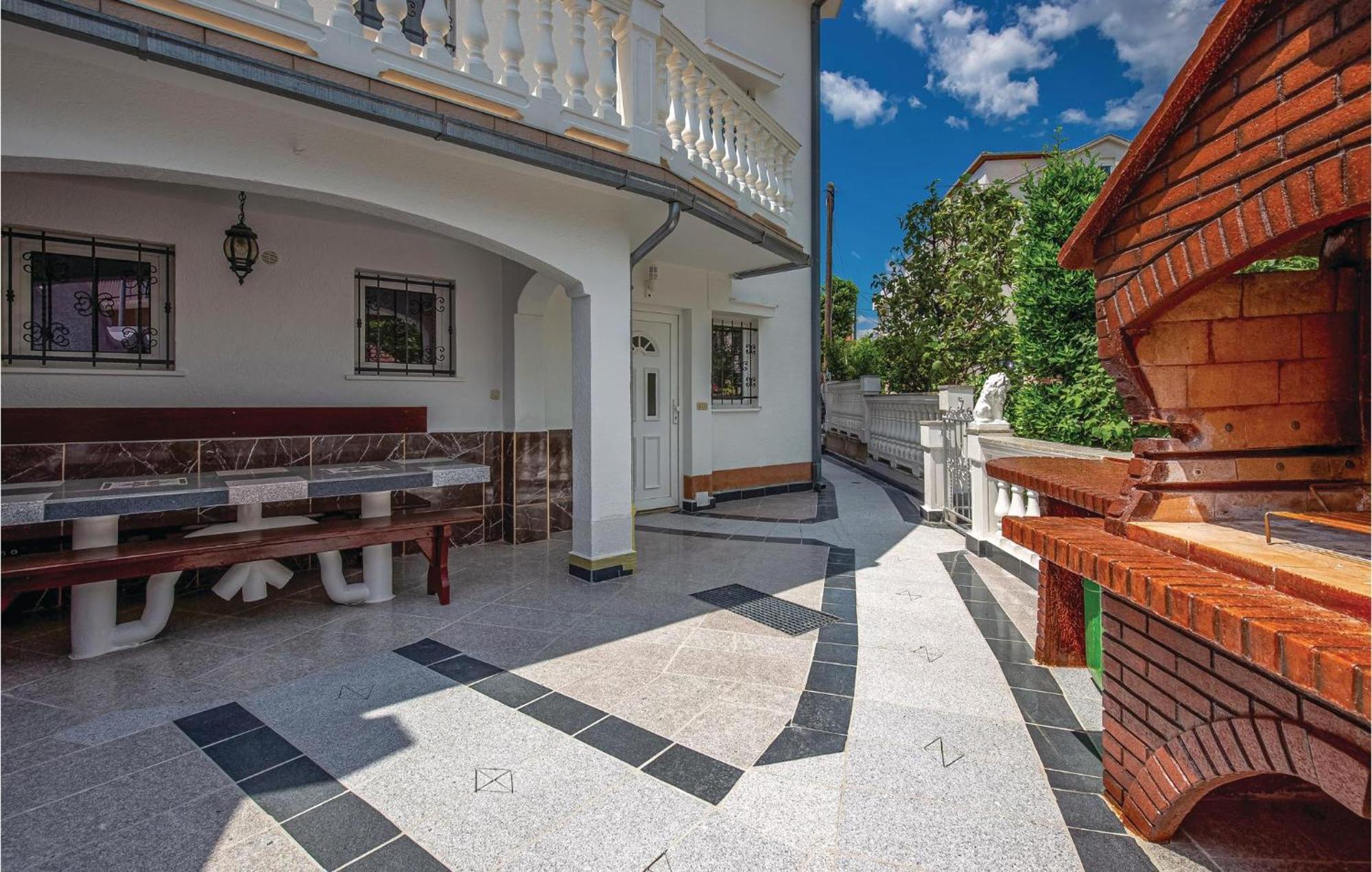 Stunning Apartment In Crikvenica With Wifi Exteriör bild