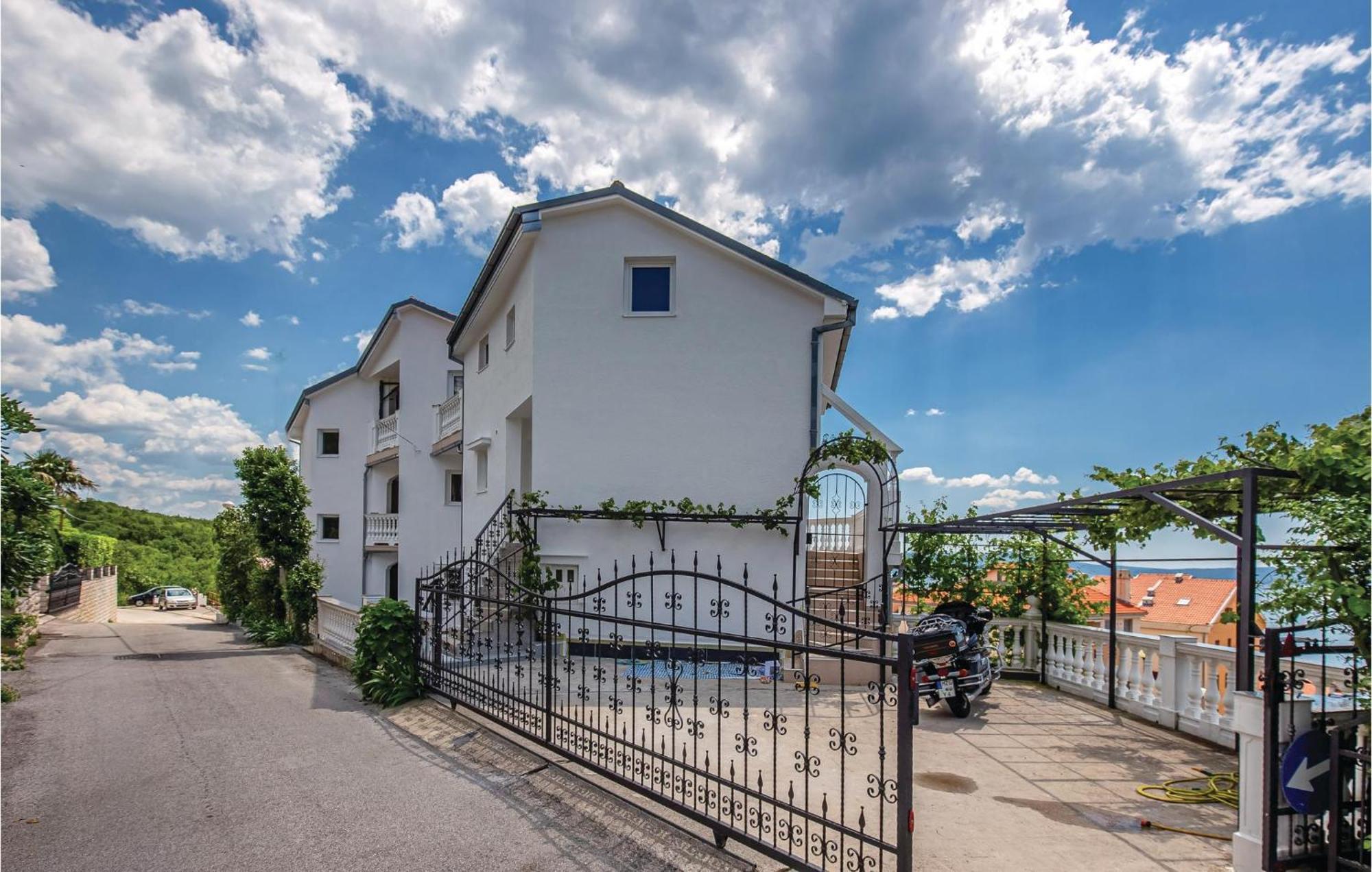 Stunning Apartment In Crikvenica With Wifi Exteriör bild