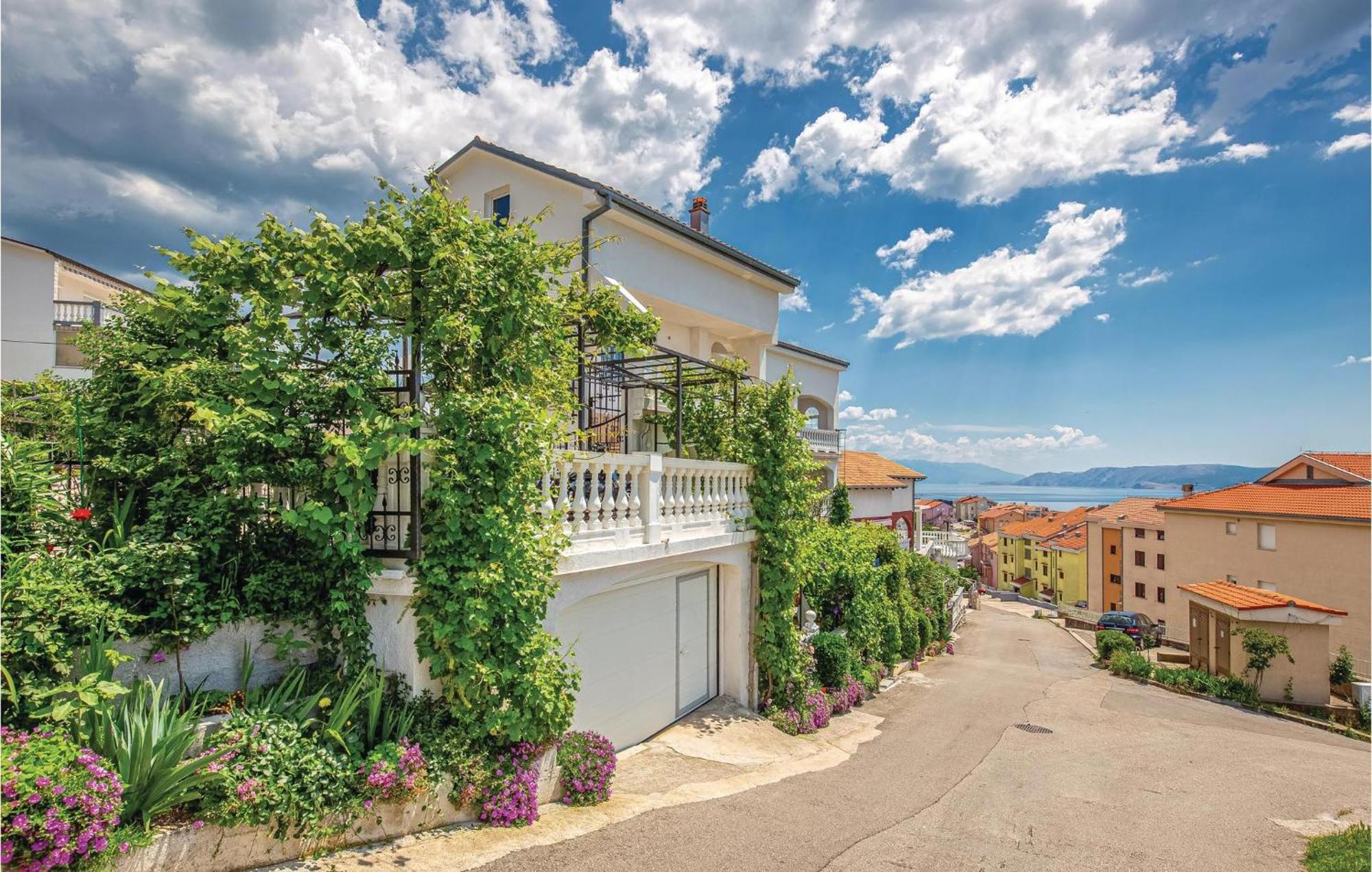 Stunning Apartment In Crikvenica With Wifi Exteriör bild